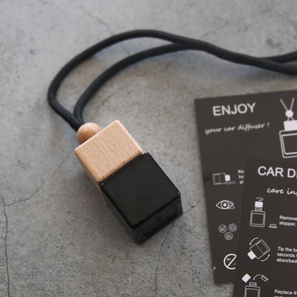 8ml Refillable Car Diffuser in the Scent "But... It's a Dry Heat" - Picture 5 of 9